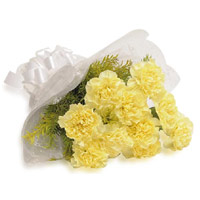 New Year Flower Bouquet Delivery in Mumbai consist of Yellow Carnation Bouquet 10 Flowers to Mumbai