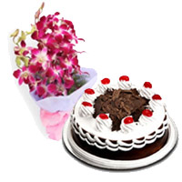 Send New Year Flowers in Mumbai Online with Deliver 5 Purple Orchids Bunch 1/2 Kg Black Forest Cake in Mumbai