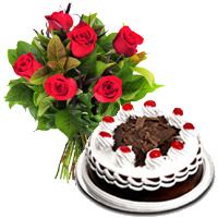 New Year Gifts to Mumbai 6 Red Roses 1/2 Kg Black Forest Cake in Mumbai