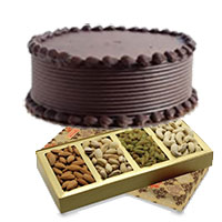 Order New Year Gifts in Mumbai consisting 500 gm Mixed Dry Fruits with 500 gm Chocolate Cake Delivery to Mumbai