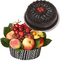 Best Bhaidooj Gifts Online in Kolhapur, 1 Kg Fresh Fruits Basket with 500 Chocolate Cakes to Mumbai