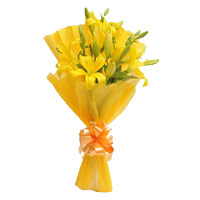 Flowers delivery to Mumbai to send Yellow Lily Bouquet 3 Flower Stems on Friendship Day