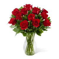 Friendship Day Flower Delivery in Mumbai. Red Roses in Vase 12 Flowers