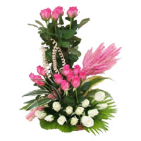Send Friendship Day Flowers. White Pink Roses Basket 30 Flowers to Mumbai