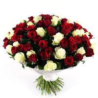 Send Rakhi Flowers to Mumbai, Red White Roses Bouquet 100 flowers to Mumbai