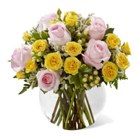Buy on Birthday, Yellow Pink Roses Vase 18 Flowers Delivery in Mumbai