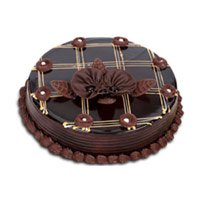 Send Karwa Chauth Cakes to Mumbai : 1 Kg Chocolate Cake to Mumbai