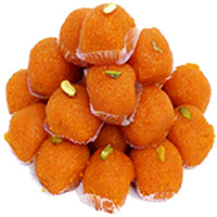 Best Ganesh Chaturthi Gifts to Mumbai consist of 1kg Motichoor Ladoo