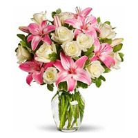 Place Order for Pink Lily White Rose in Vase 15 Flowers to Mumbai