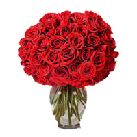 Place Order for Red Roses in Vase 100 Flowers to Mumbai